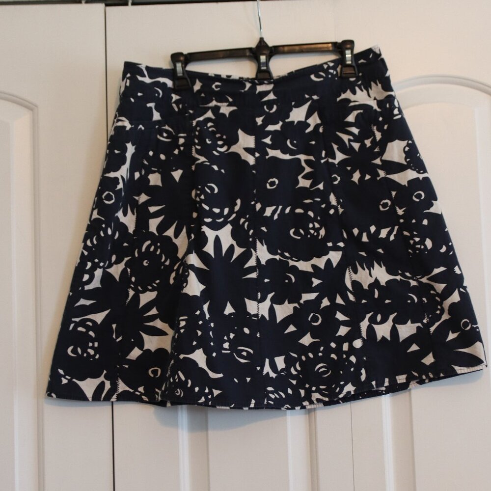 Nautica Dark Blue and White Floral A-Line Skirt 100% Cotton Size 12 Pockets